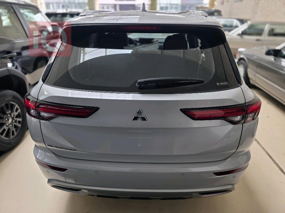 ميتسوبيشي اوتلاندر